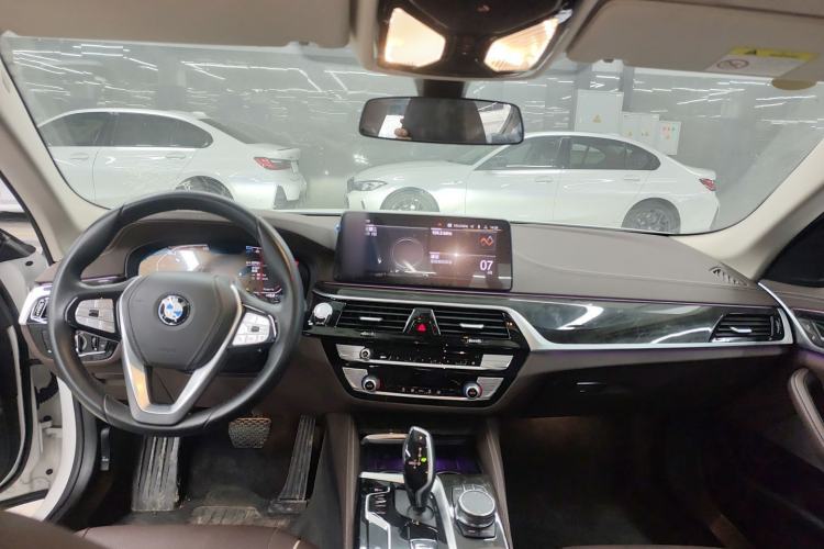 Used BMW 5 Series 2022 Second Facelift 525Li Luxury Package
