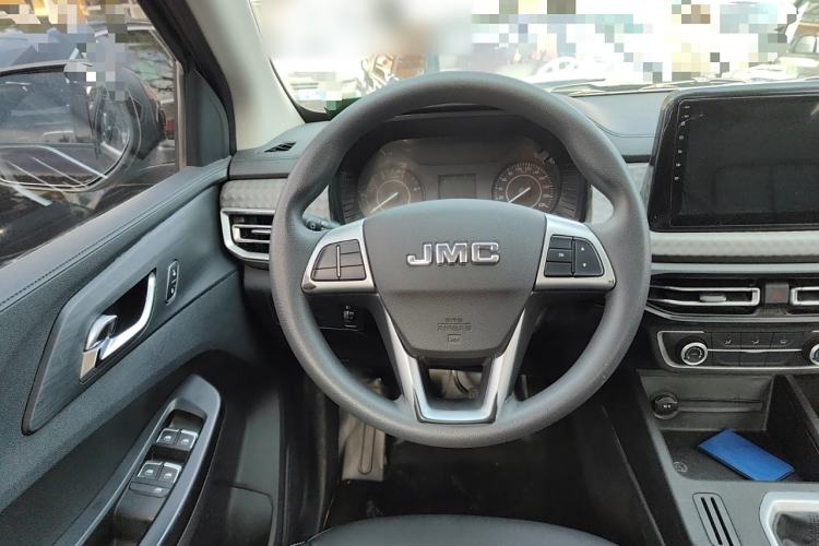 Used JMC Baodian 2022 2.5T Diesel 2WD Comfort Edition with Flat Bed and Extended Wheelbase – JX4D25A6L