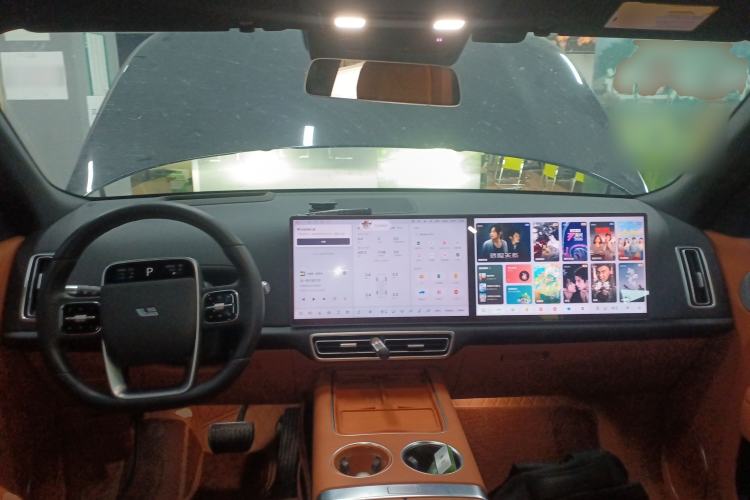 Used Li Auto L8 2024 Pro Model Center Console