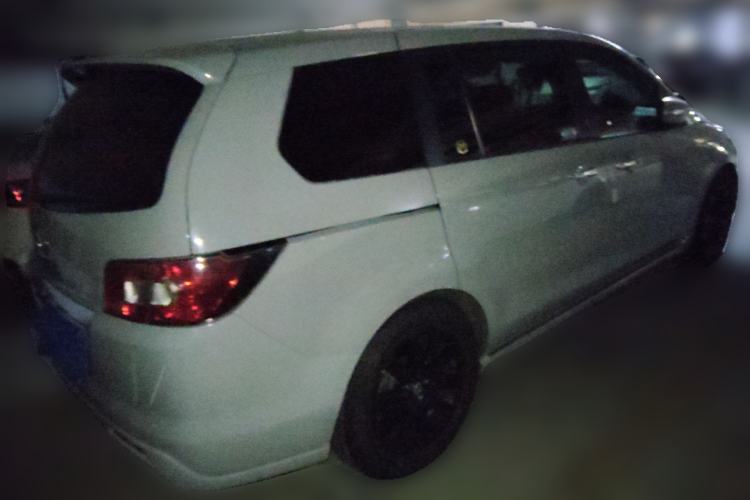 Used Mazda 8 2013 2.5L Ultimate Edition Rear Right 45 Deg