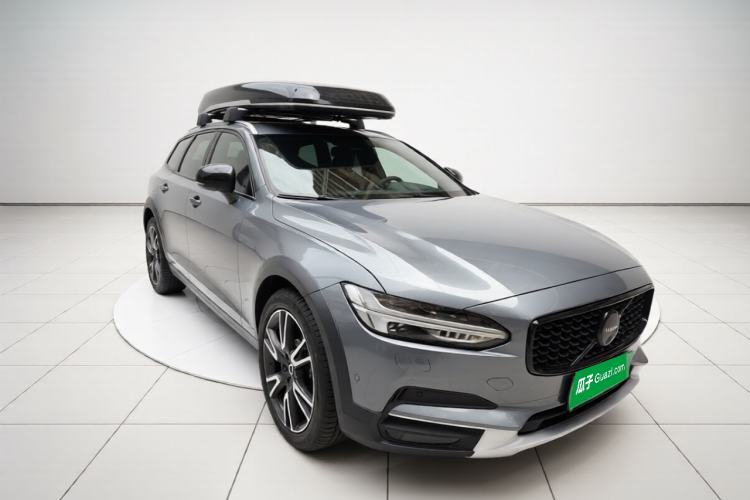 Used Volvo V90 2019 Cross Country T5 AWD Luxury Edition China VI Standard Front Right 45 Deg