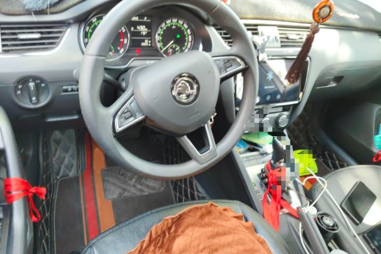 Used Skoda Octavia 2019 1.5L Automatic SmartDrive Comfort Edition China V Standard Center Console