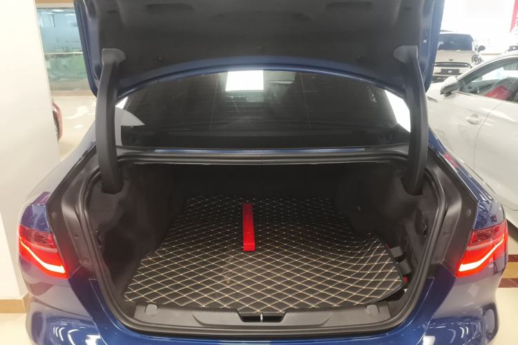 Used Jaguar XEL 2021 2.0T 250 PS R-DYNAMIC S Advanced Sport Edition Trunk