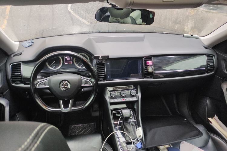 Used Skoda Kodiaq 2018 Restyled TSI330 7-Seater Two-Wheel Drive Luxury Enjoyment Edition Center Console