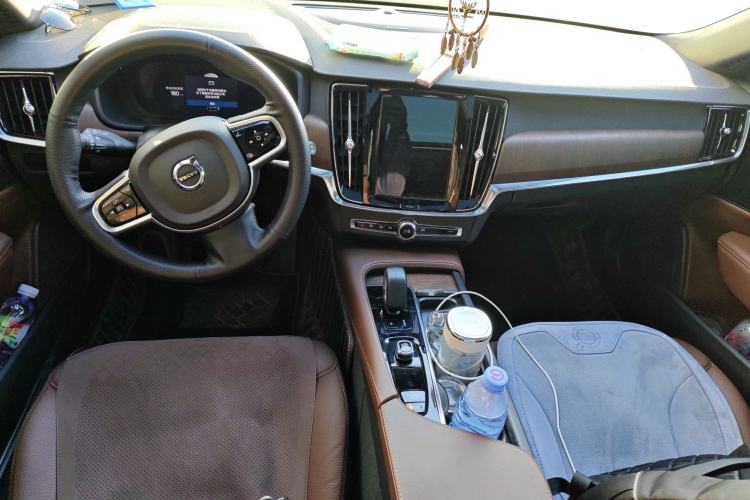 Used Volvo V90 2023 Cross Country B5 AWD Smart Range Edition
