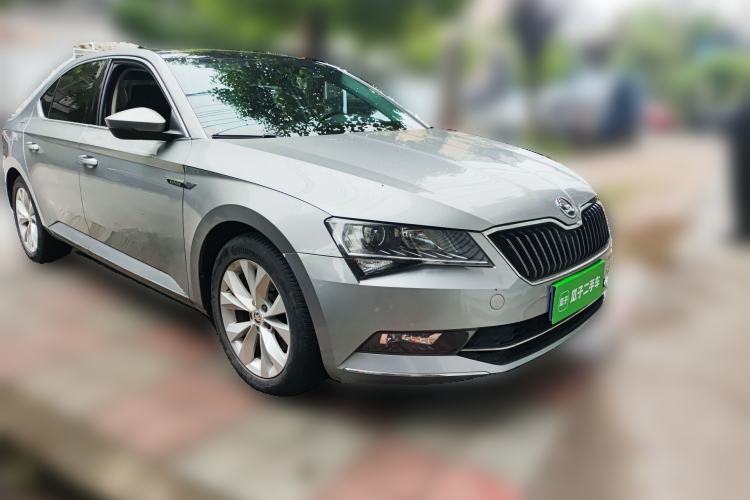 Used Skoda Superb 2018 TSI280 DSG Comfort Edition China V Standard Front Right 45 Deg