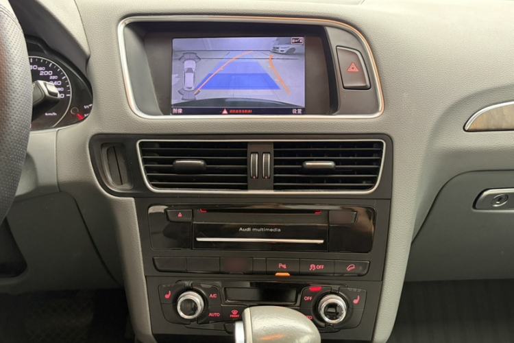 Used Audi Q5 2015 40 TFSI Comfort Model
