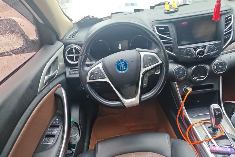 Used BYD Song New Energy 2017 Song DM 1.5TID All-Wheel Drive Luxury Model Steering Wheel
