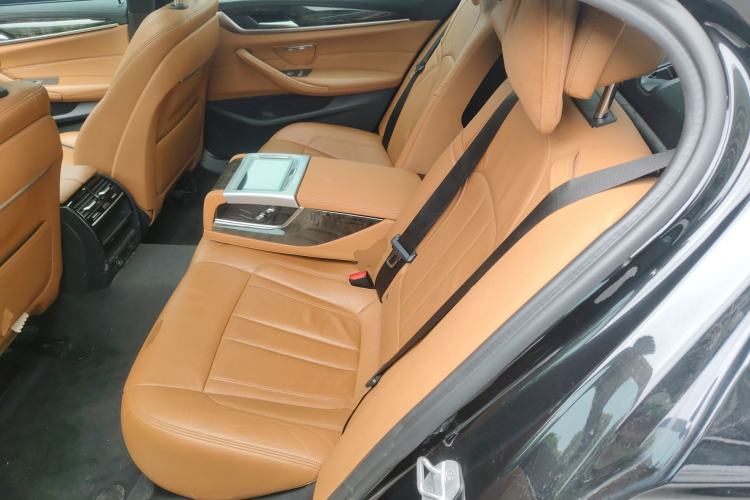 Used BMW 5 Series 2019 Facelifted 530Li Leading Edition M Sport Package
