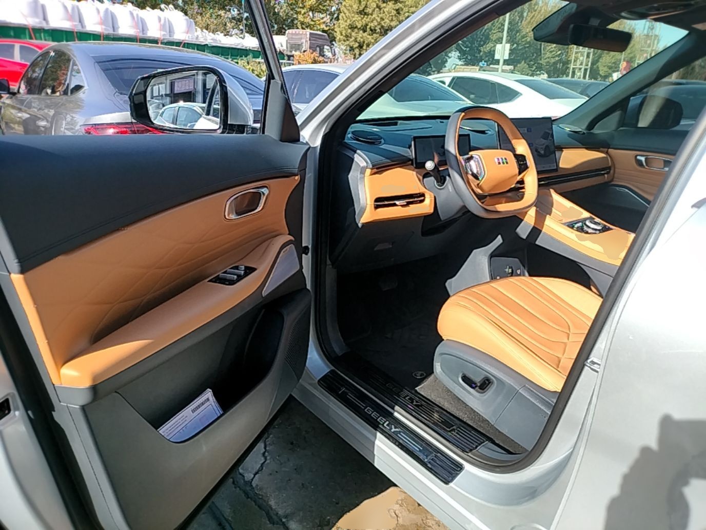 Geely Galaxy Xingjian 7 EM-i 2025 120km Exploration+ Version — снимка 18