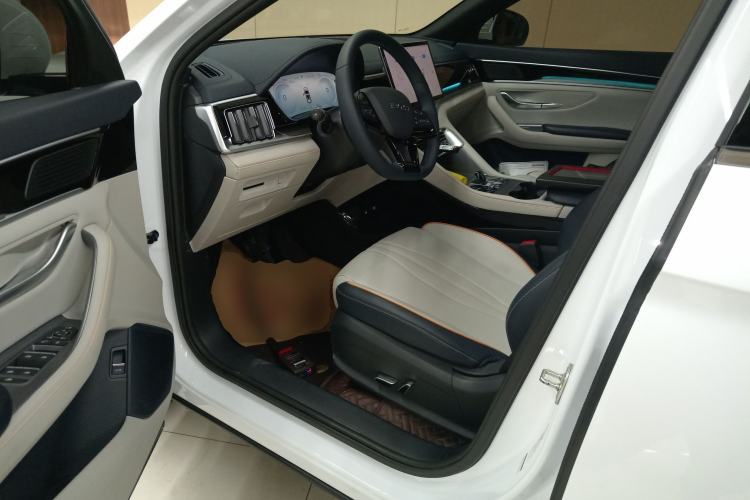 Used BYD Song PLUS New Energy 2023 Champion Edition EV 520KM Prestige Model
