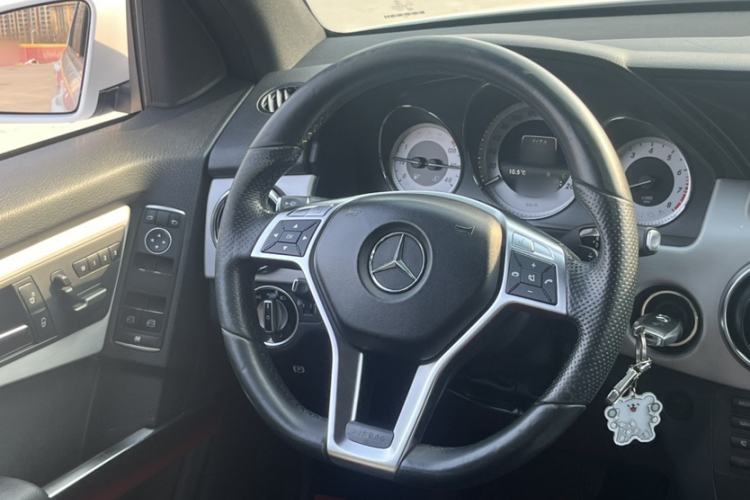 Used Mercedes-Benz GLK-Class 2014 GLK 200 Standard Model Interior 2