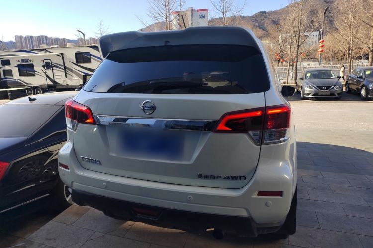 Used Nissan Terra 2018 2.5L Automatic 4x4 Luxury Edition