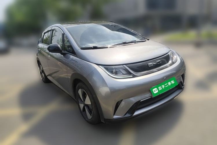 Used BYD Dolphin 2023 420 km Fashion Edition Front Right 45 Deg