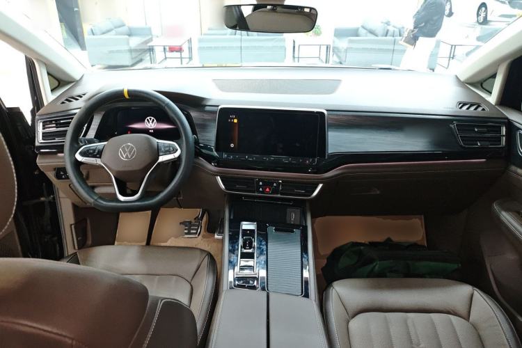 Used Volkswagen Viloran 2023 380TSI Luxury Edition