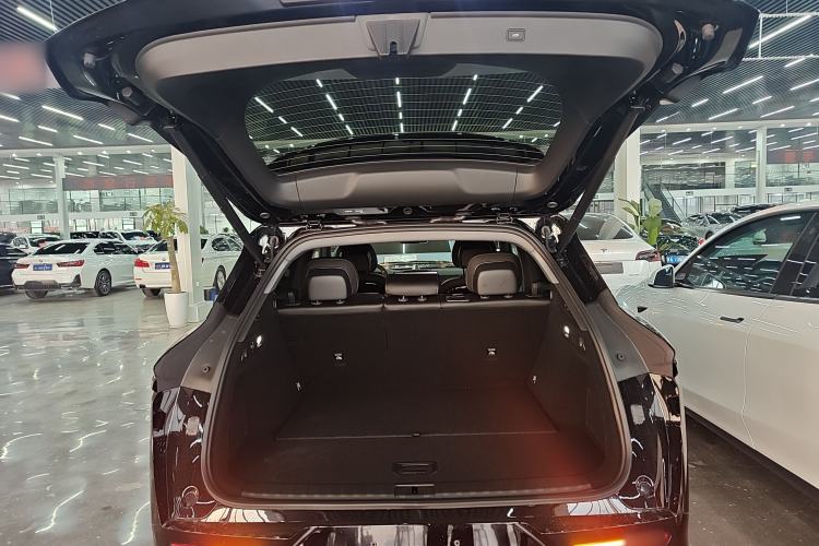 Used Zeekr 7X 2025 100 kWh Long-Range Rear-Wheel Drive with Intelligent Driving Features
