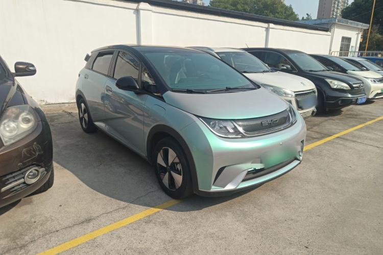 Used BYD Dolphin 2023 420 km Fashion Edition
