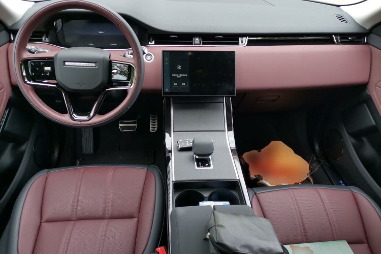 Used Land Rover Range Evoque 2024 Aurora L 249 PS Prestige Light-Chasing Edition Center Console