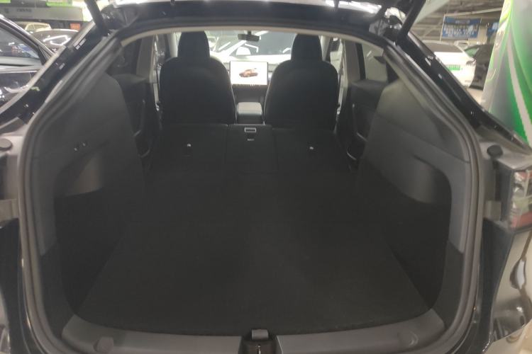 Used Tesla Model Y 2023 Long-Range All-Wheel-Drive Version
