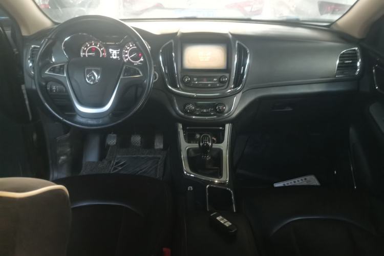 Used Baojun 560 2015 1.8L manual luxury version