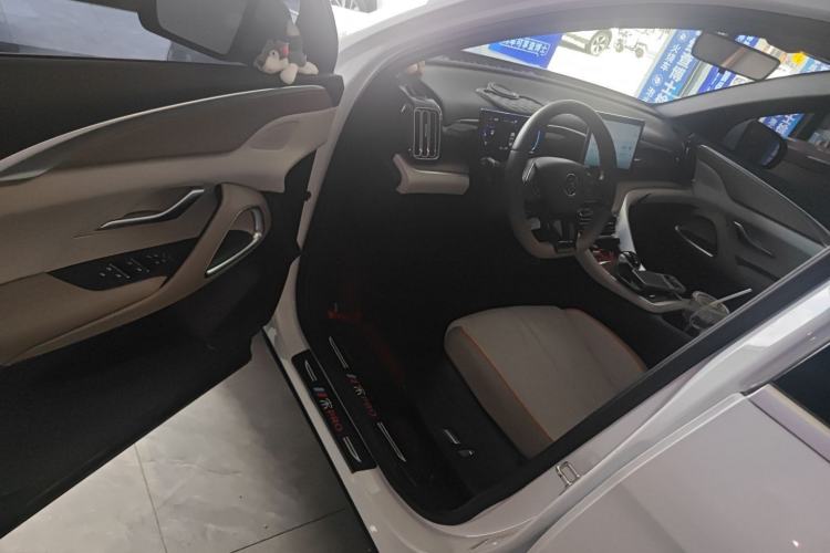 Used BYD Song Pro New Energy 2024 HONOR Edition DM-i 71KM Navigation Model