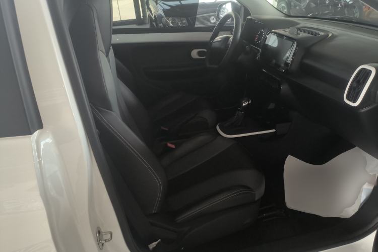 Used Roewe Clever 2022 311km QiQi BoBo Edition Right Front Seat