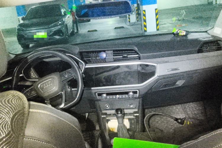 Used Audi Q3 2022 35 TFSI Fashion Dynamic Model Center Console