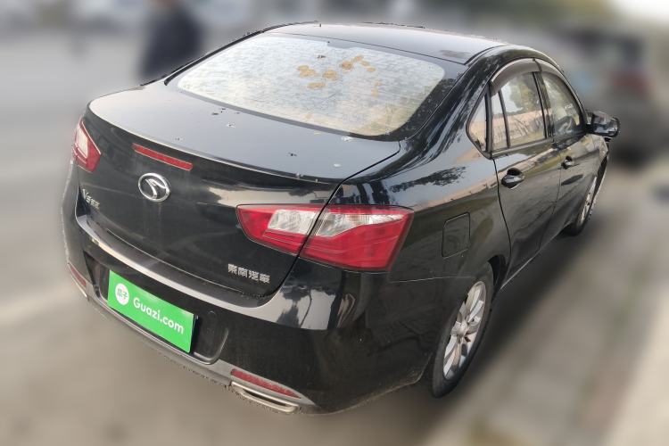 Used Soueast V5 Lingzhi 2012 1.5L Manual Comfort Edition Rear Right 45 Deg