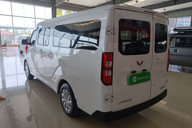 Used Wuling Yangguang 2024 300KM Comfort Version Passenger Van 75kW Rear Left 45 Deg