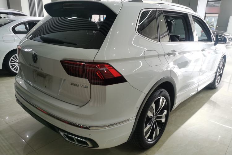 Used Volkswagen Tiguan L 2022 330TSI Automatic Two-Wheel Drive R-Line Enhanced Edition Rear Right 45 Deg