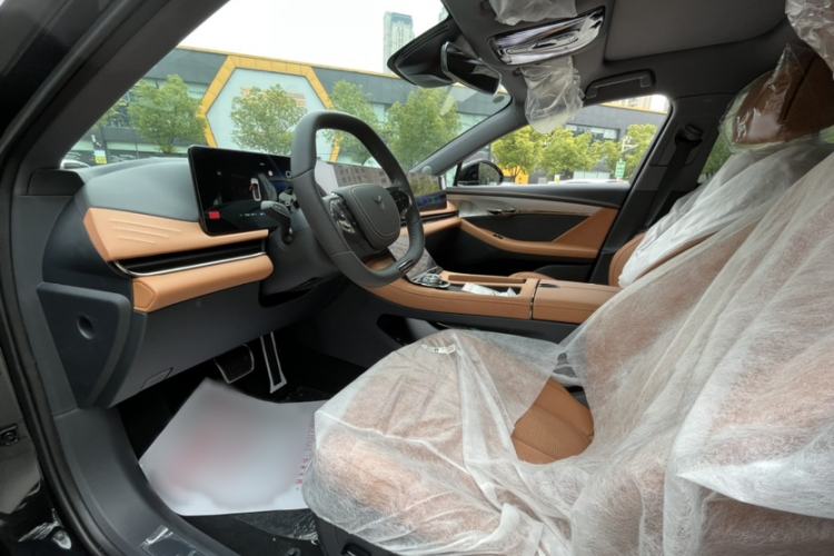 Used VOYAH PASSION 2024 PHEV Four-Wheel Drive Ultra-Long Range Flagship Model Interior 9