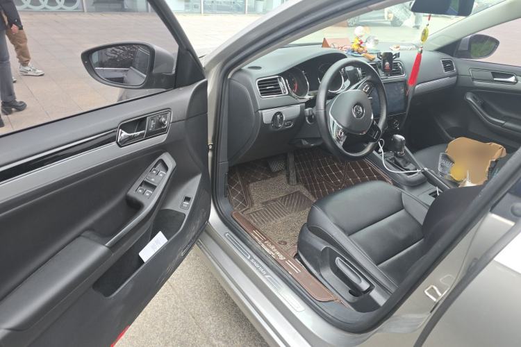 Used Volkswagen Sagitar 2018 180TSI DSG Prestige Edition Driver Seat