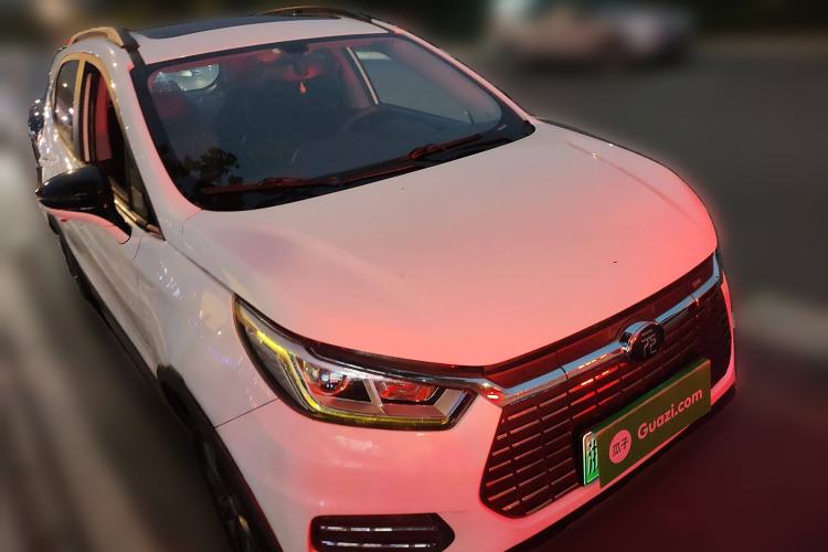 Used BYD Yuan New Energy 2018 EV360 Smart Connect Cool Edition Front Right 45 Deg