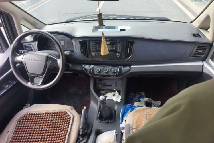 Used FORTHING Lingzhi 2022 M5L 1.6L Utility Model 7 Seats Center Console