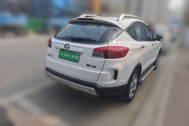 Used Bestune X80 2013 2.0L automatic comfort version
