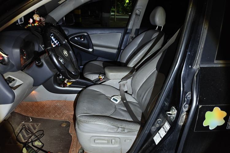 Used Toyota RAV4 2010 2.4L Automatic Deluxe Upgrade Edition Left Front Seat