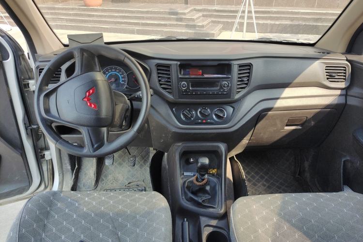 Used Wuling Hongguang V 2021 1.5L Enjoyment Edition LAR