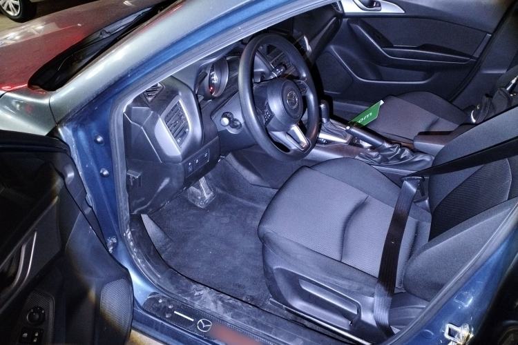 Used Mazda 3 Axela 2019 Cloud-Control Edition Hatchback 1.5L Automatic Comfort Model China VI Standard Driver Seat