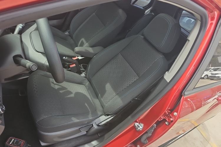 Used Chevrolet Trax 2016 1.4T Manual Two-Wheel Drive Comfort Version with Sunroof