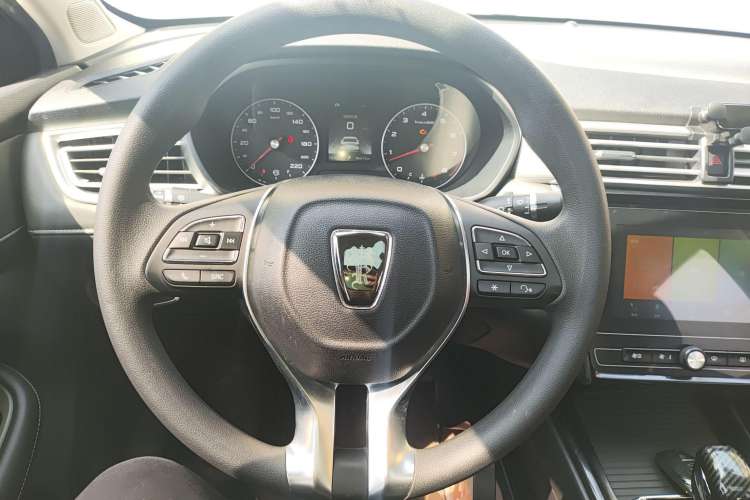 Used Roewe i5 2019 1.5L Automatic 4G Connected Langyue Edition