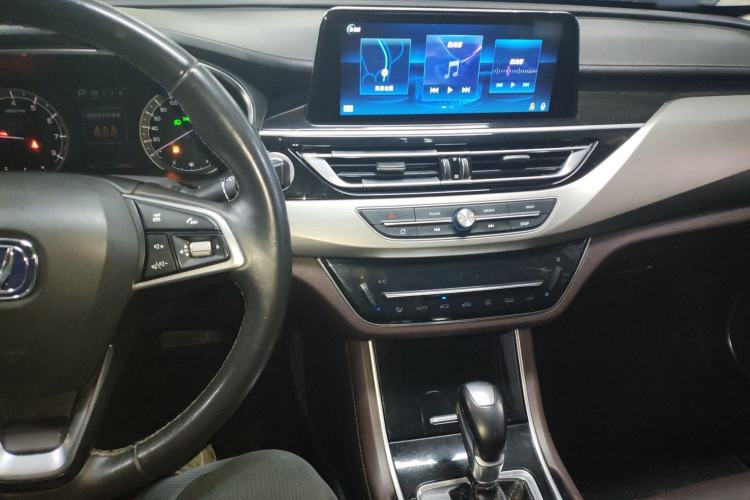 Used CHANGAN Raeton CC 2018 1.5T Automatic Haoya Model Guangmang Edition China V Standard
