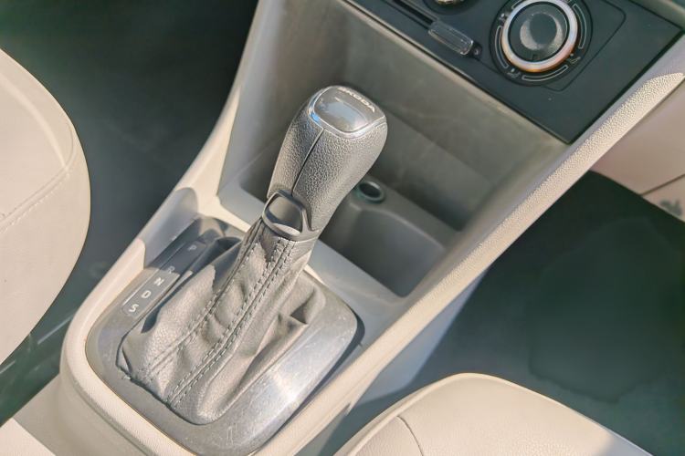 Used Skoda Rapid 2015 1.6L Automatic Smart Selection Model