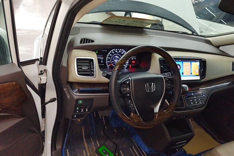 Used Honda Odyssey 2015 2.4L Smart Edition Center Console