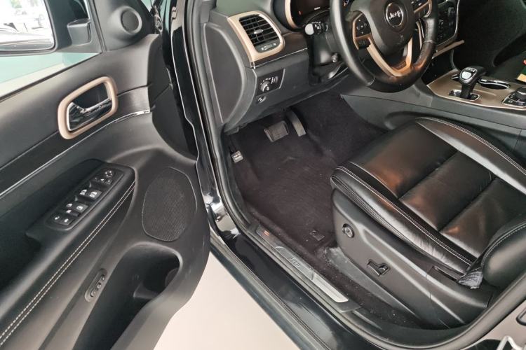 Used Jeep Grand Cherokee 2015 3.0L Comfort Navigation Edition
