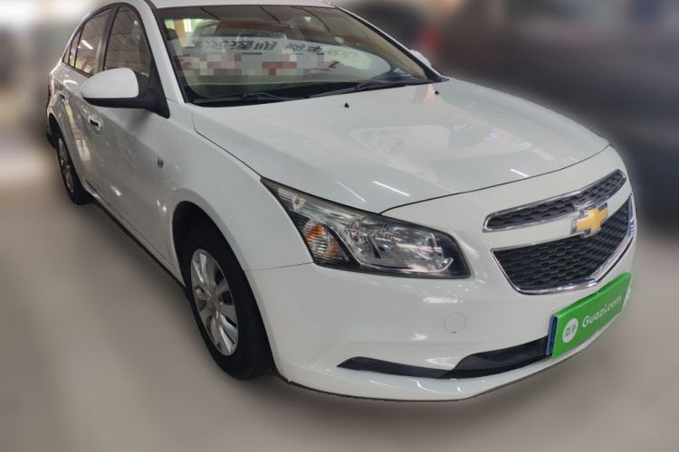 Used Chevrolet Cruze 2015 1.5L Classic SL MT Front Right 45 Deg