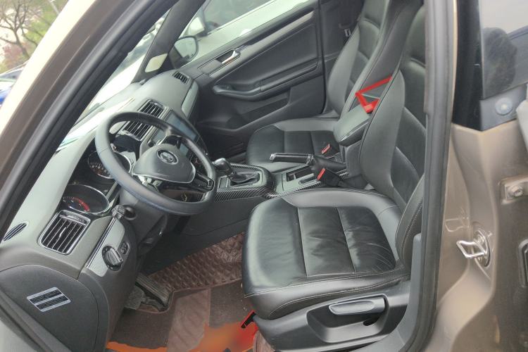 Used Volkswagen Sagitar 2015 1.6L Automatic Comfort Model Left Front Seat