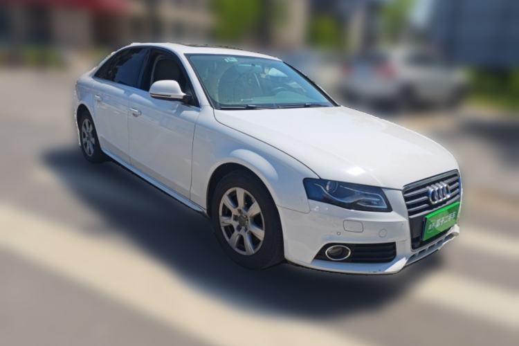 Used Audi A4L 2012 2.0 TFSI automatic standard version Front Right 45 Deg