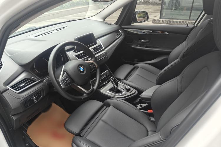 Used BMW 2 Series Gran Tourer 2019 220i Luxury Sports Package Interior 1