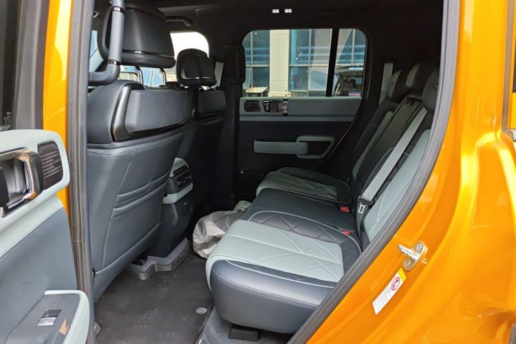 Used Formula Leopard Leopard 5 2023 Navigator Edition