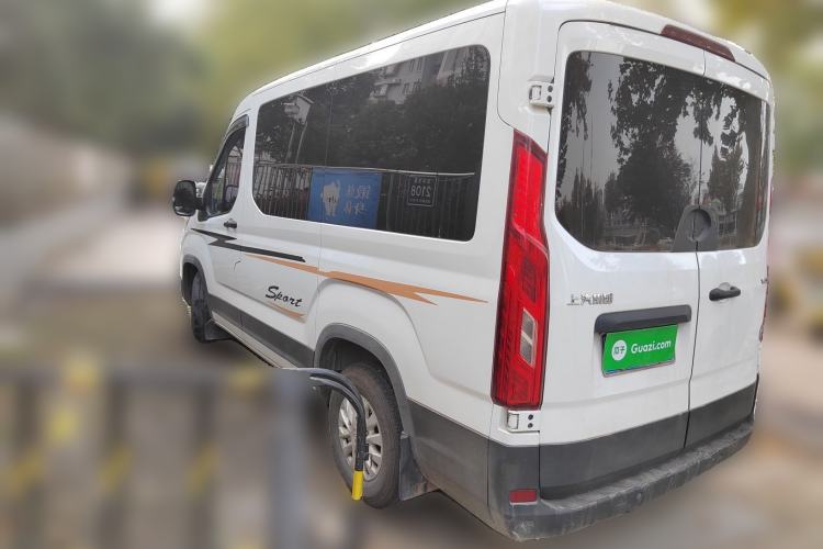 Used SAIC MAXUS Xintu V90 2020 2.0T Manual Yunjie Version Front-Wheel Drive with Single Rear Tire Short Wheelbase Mid-Height Design 6-Seater
